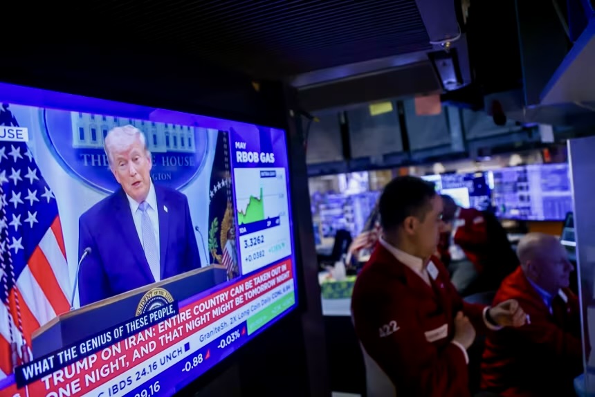 Цены на нефть рухнули более чем на 15%, а фондовые рынки взлетели после перемирия с Ираном