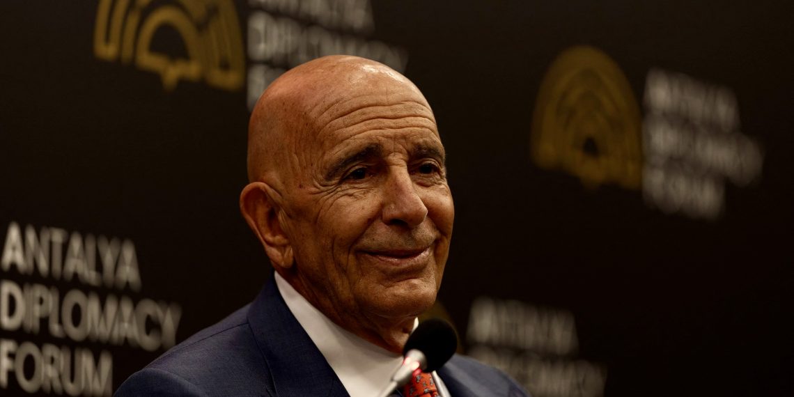 Спецпосланник США по Сирии и посол США в Турции Том Баррак выступает на сессии Анталийского дипломатического форума, 17 апреля 2026 года. Фото: Reuters