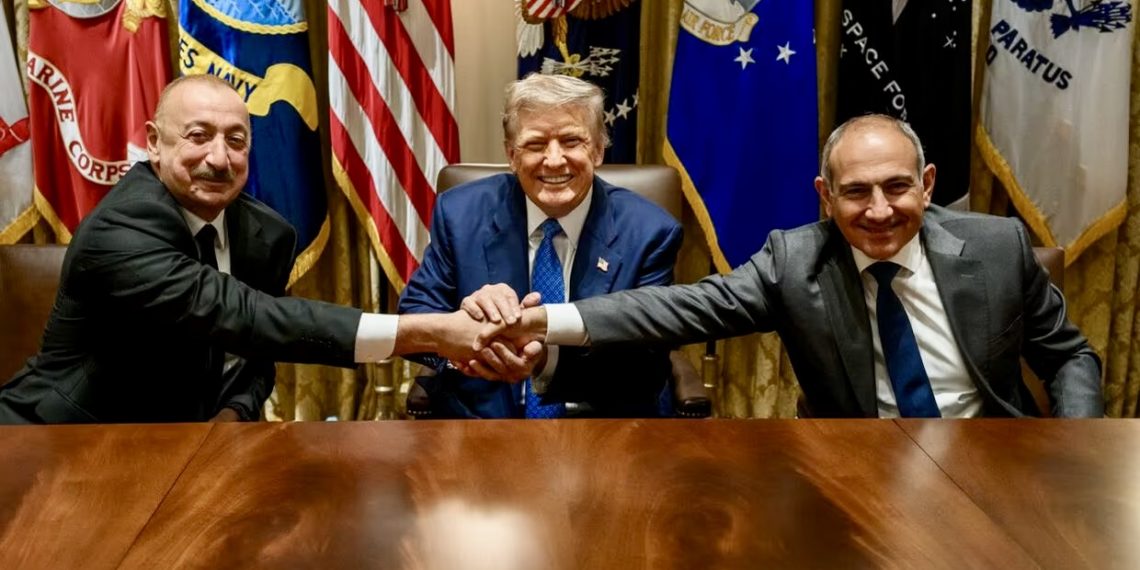 Дональд Трамп, Ильхам Алиев и Никол Пашинян. Фото: пресс-служба Белого дома
