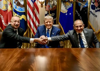 Дональд Трамп, Ильхам Алиев и Никол Пашинян. Фото: пресс-служба Белого дома