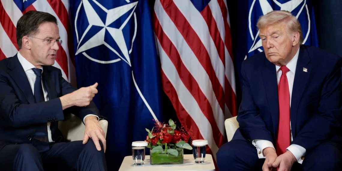 Президент Дональд Трамп встречается с генеральным секретарём НАТО Марком Рютте на Всемирном экономическом форуме в Давосе, 21 января 2026 года. Фото: Reuters