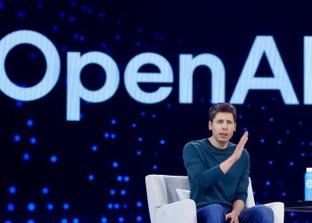 Директор OpenAI Сэм Альтман выступает на саммите Snowflake Summit 2025 в конференц-центре Moscone Center 2 июня 2025 года в Сан-Франциско. Фото: Getty
