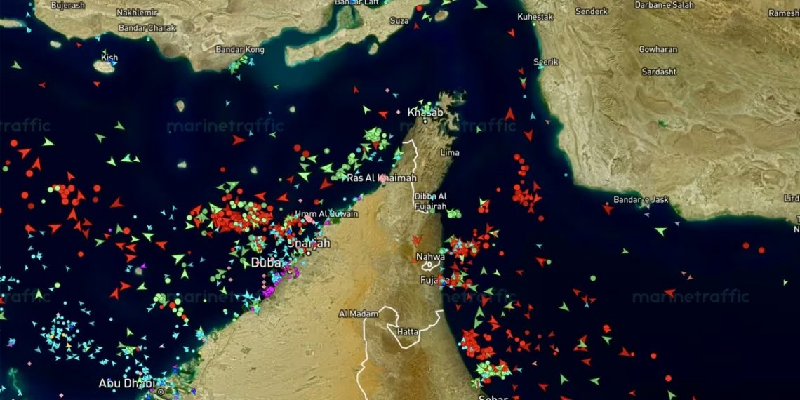 Судоходство в Ормузском проливе и вокруг него, 9 апреля 2026 года. Иллюстрация: Marine Traffic