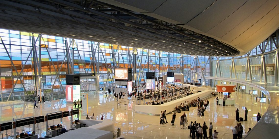 Аэропорт Звартноц. Вид изнутри.