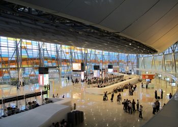 Аэропорт Звартноц. Вид изнутри.