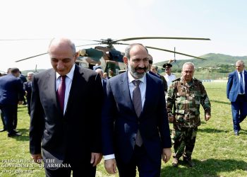 Президент Арцаха Бако Саакян и предатель Никол Пашинян.