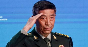 Двух экс-министров обороны КНР арестовали из-за коррупции