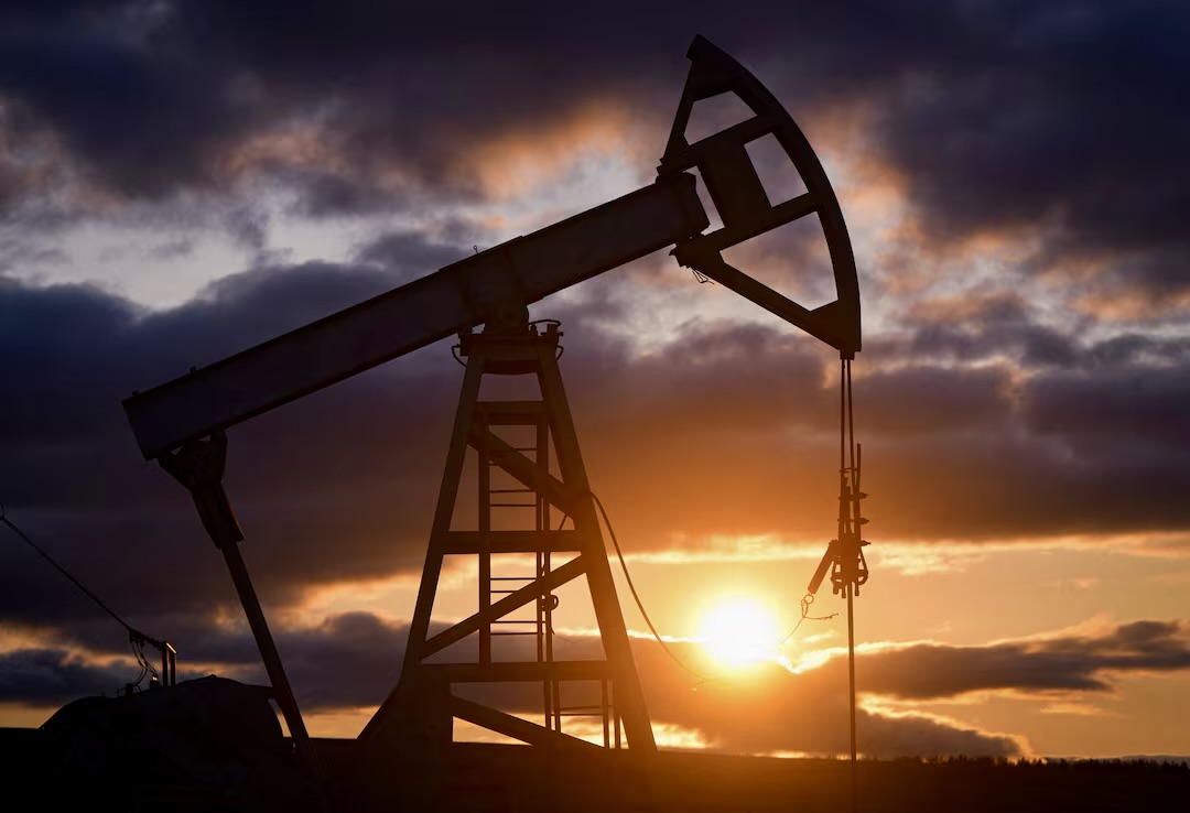 Нефть и газ в зоне войны: Brent у $106, Ормуз закрыт, мировые запасы тают