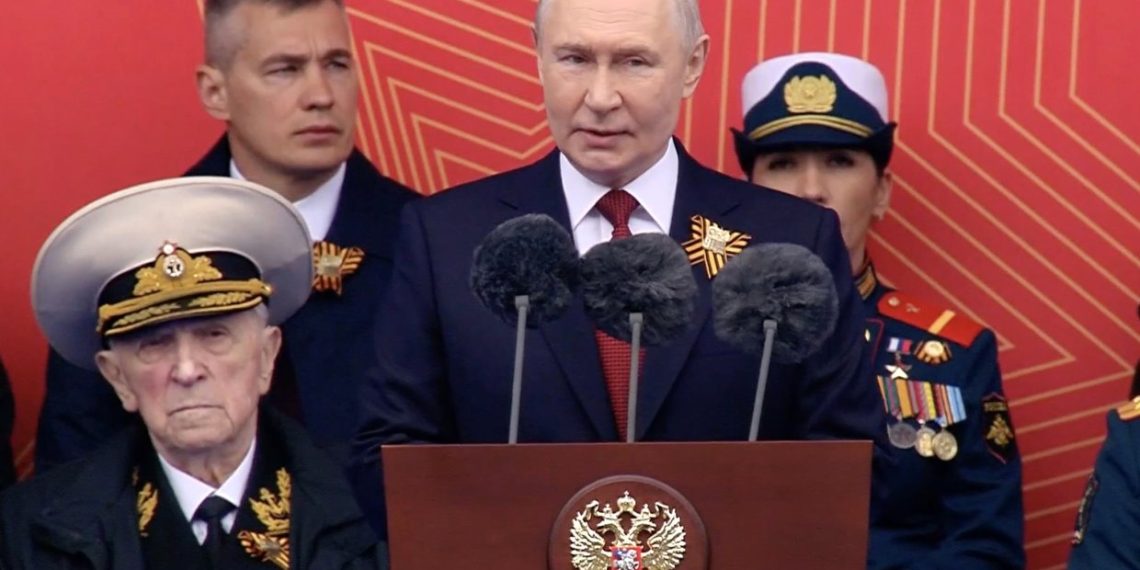 Владимир Путин на Параде Победы 2026 года.