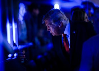Трамп отменил удары по Ирану и объявил о «великом урегулировании»