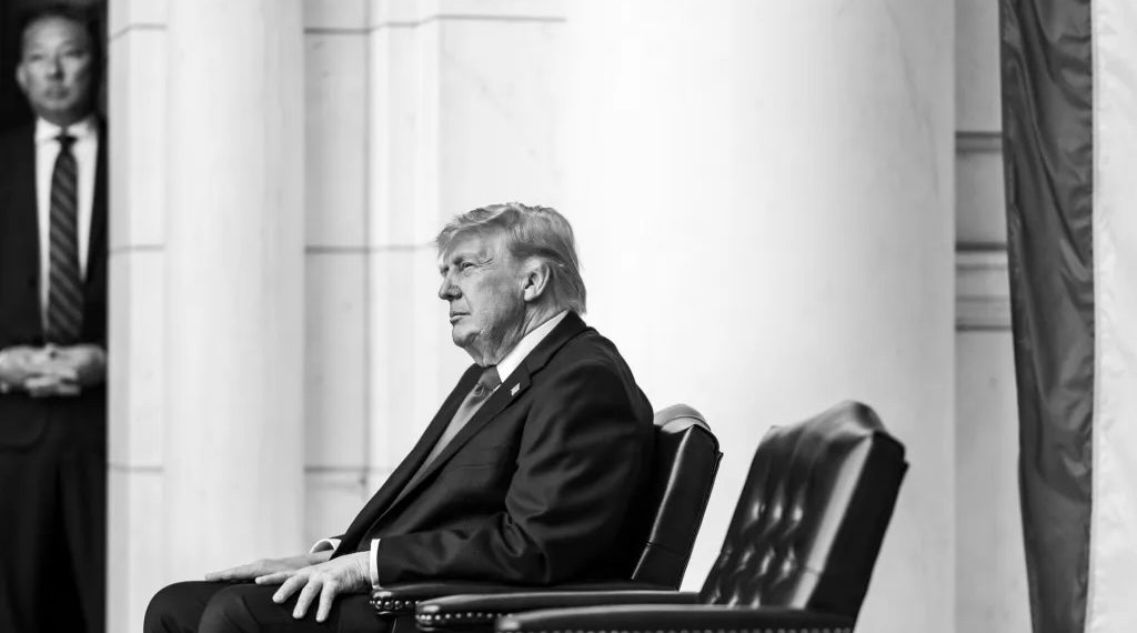 «Иран заплатит цену»: Трамп пригрозил Тегерану на фоне эскалации в Ормузском проливе