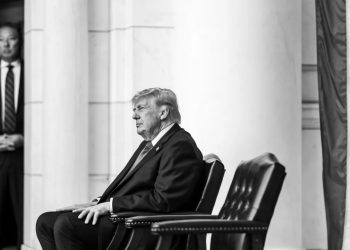 «Иран заплатит цену»: Трамп пригрозил Тегерану на фоне эскалации в Ормузском проливе