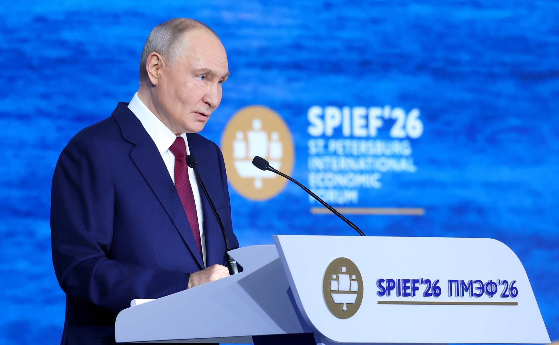 «Работайте, братья» и новый миропорядок: Путин подвёл итоги пленарки ПМЭФ-2026