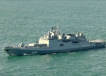 Российский фрегат открыл предупредительный огонь по британской яхте в Ла-Манше