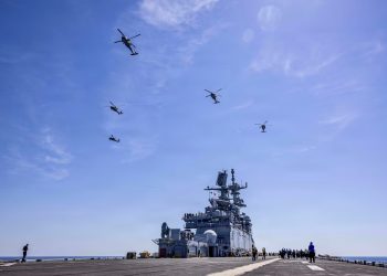 Сбитый Apache разбудил войну: США и Иран обменялись ударами в Ормузском проливе