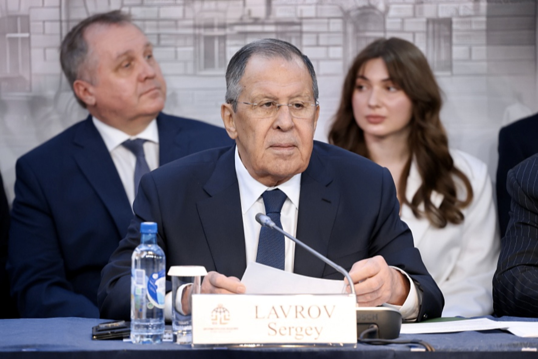 Россия защитит Беларусь по договору — Лавров