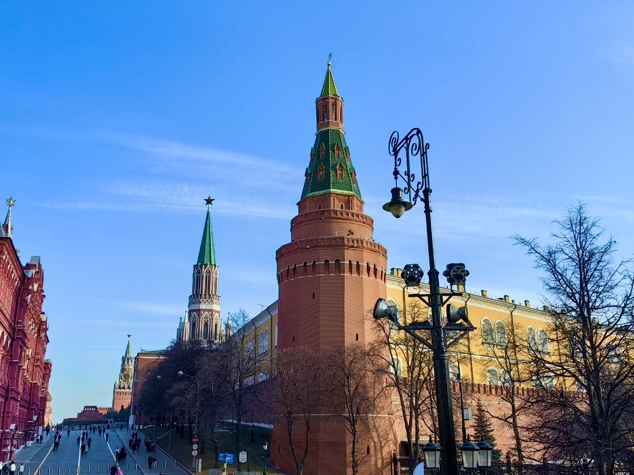Диалог с Западом замер, но связи не прерваны: Москва ждёт Уиткоффа и Кушнера, а Европа ищет подходы