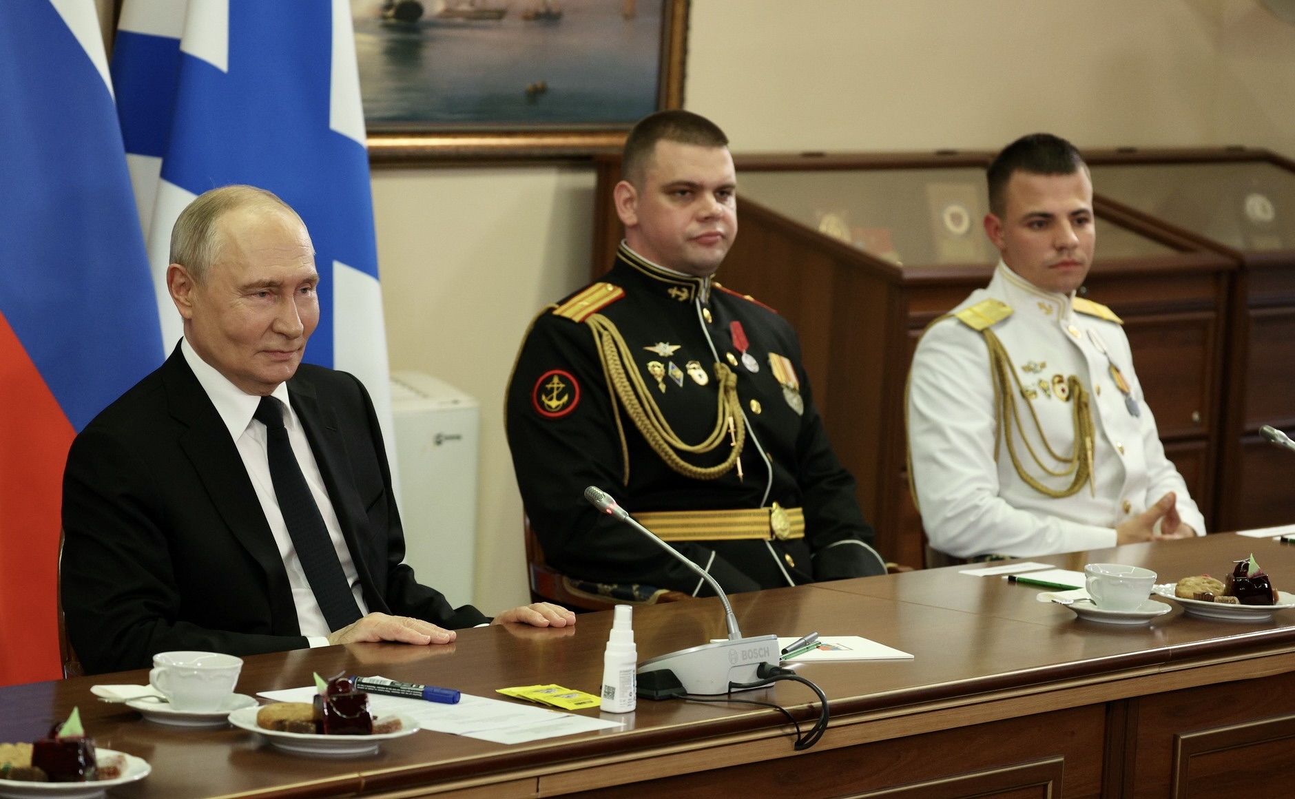 Путин встретился с моряками в День ВМФ