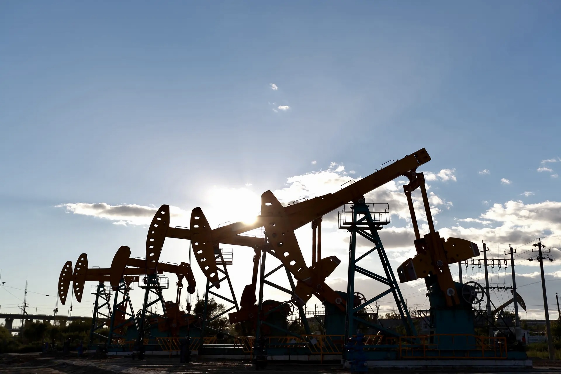 Нефть рухнула на 15% за два дня: Brent покинула $100, а газ теряет 9%