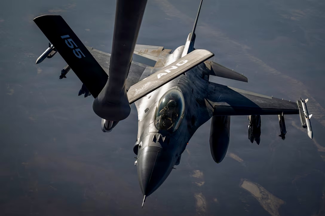 Турецкие F-16 у российских границ: первый выход на Балтику