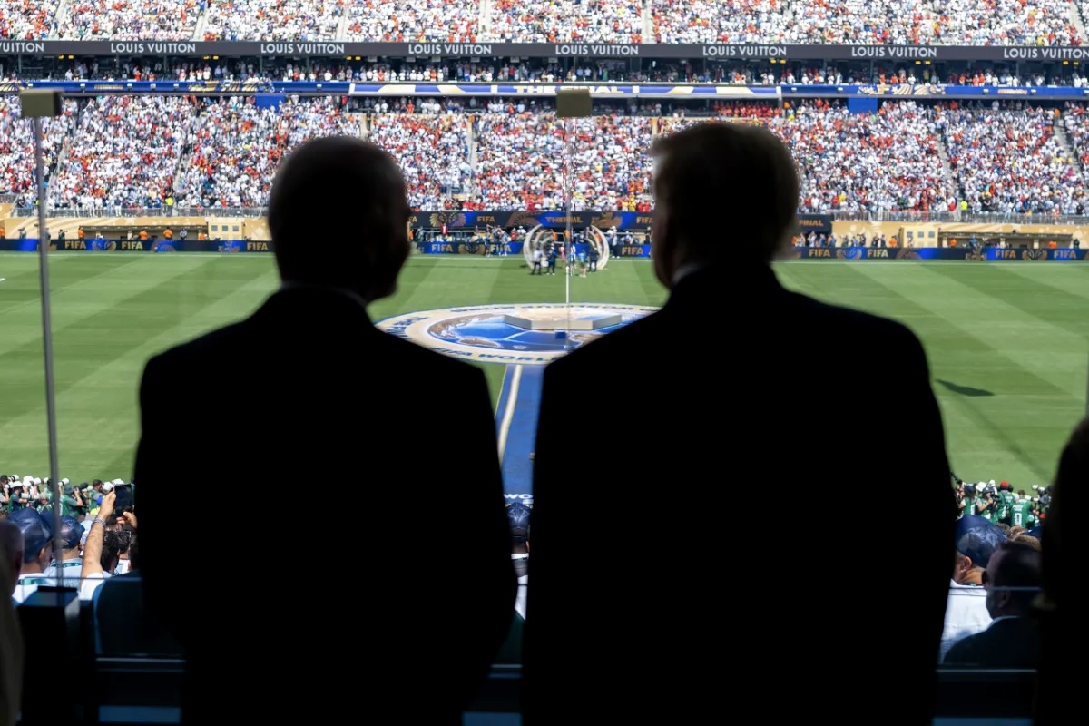FIFA продает за $20 млрд часть коммерческих прав на ЧМ