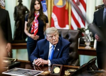 Трамп пригрозил Оману бомбардировкой из-за переговоров с Ираном