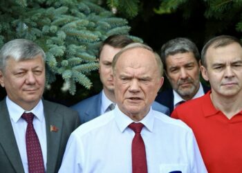 Зюганов потребовал восстановить кандидатов КПРФ на выборах