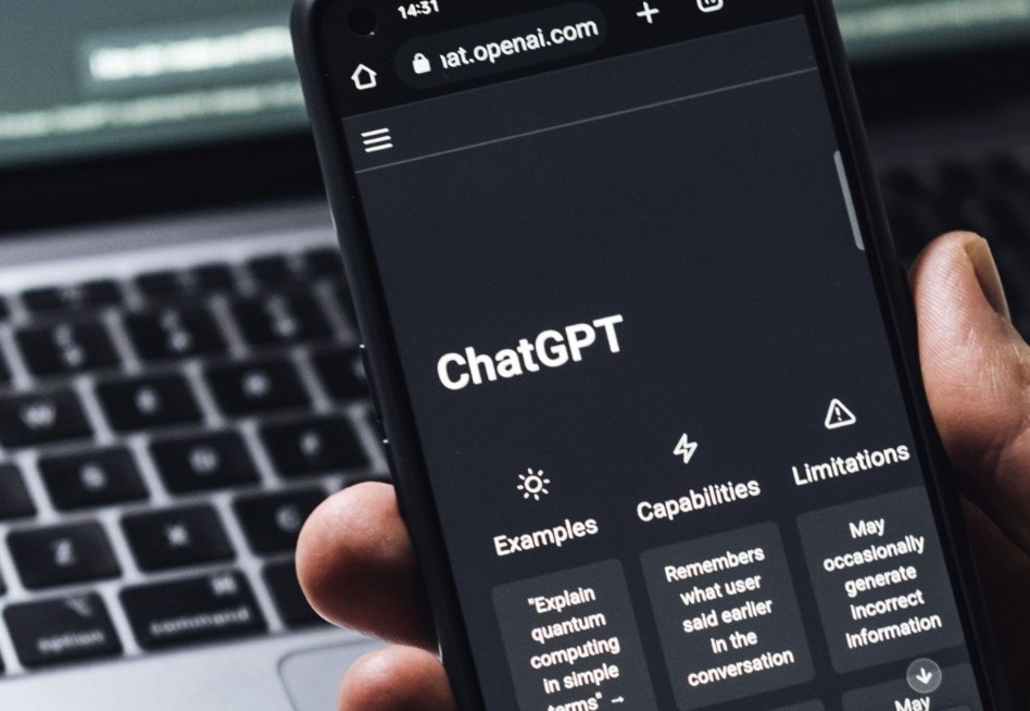 ЕС ужесточил правила для ChatGPT, Reddit и Roblox