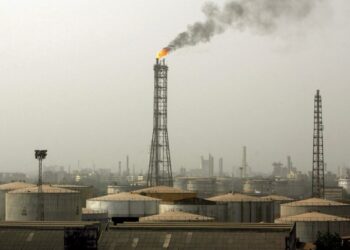 Индия ввела LPG-квоты для 21 завода на фоне кризиса в Ормузском проливе