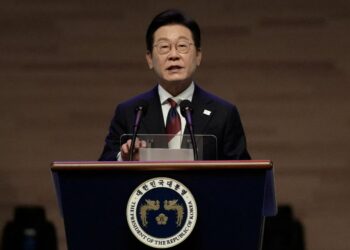 Президент Южной Кореи призвал КНДР к переговорам о мирном соглашении