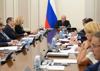 Мишустин провёл совещание по транспорту, науке и социальным вопросам
