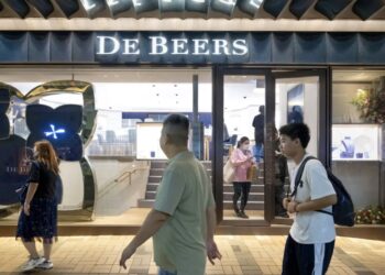 De Beers делает ставку на «настоящее»: вернёт ли это алмазам блеск?