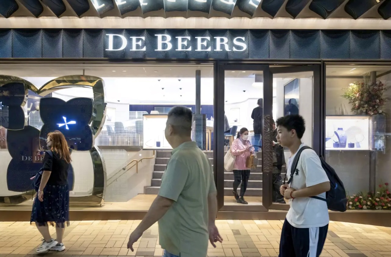 De Beers делает ставку на «настоящее»: вернёт ли это алмазам блеск?