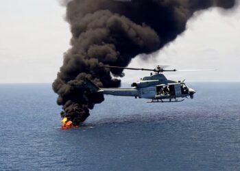 Хегсет давил на спасённых лётчиков, пока Иран атаковал очередное судно в Ормузском проливе