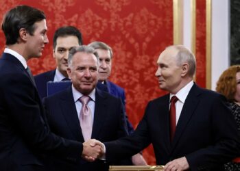 Кремль принял посланников Трампа: трёхдневное перемирие по Киеву, но не по фронту