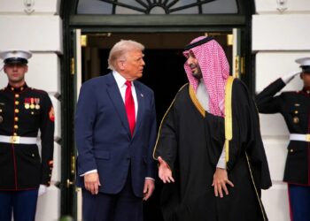 Саудовская Аравия осталась без нефтепровода и поддержки США