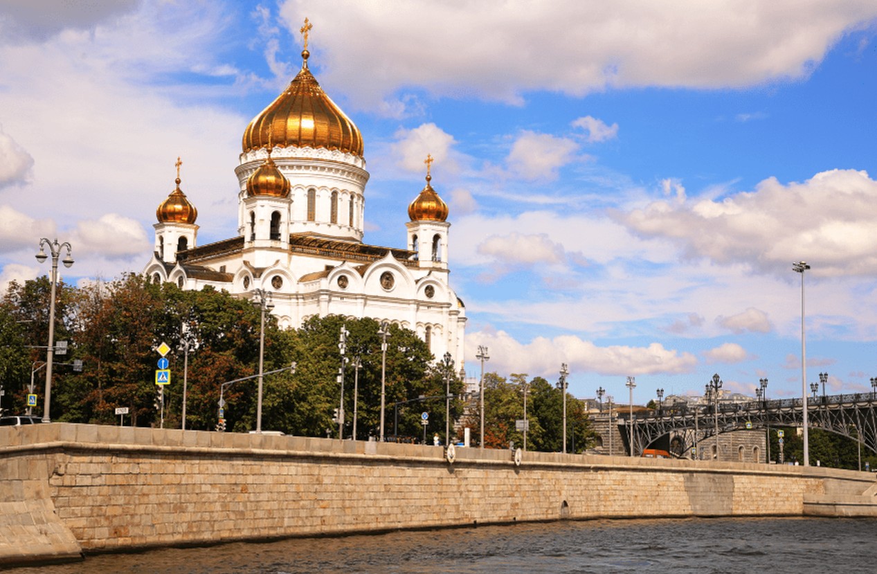 В Храме Христа Спасителя открыты мощи святителя Спиридона