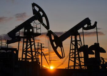 Нефть движется к $100 на фоне эскалации на Ближнем Востоке