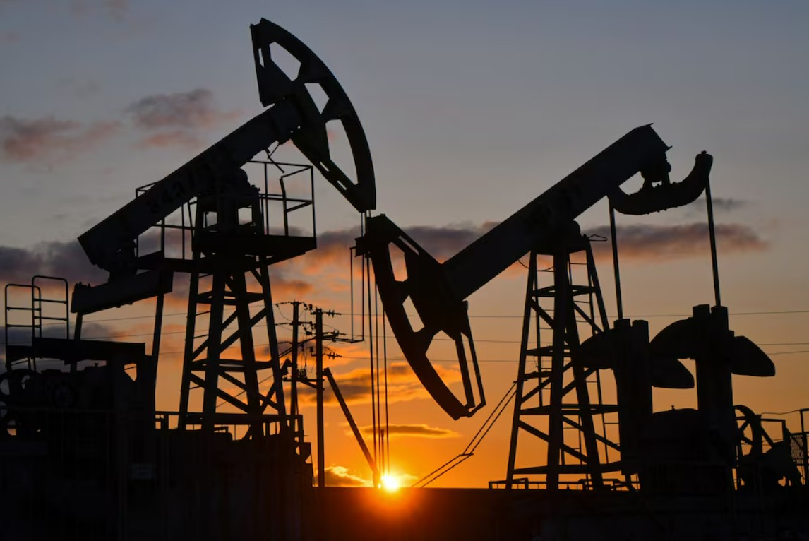 Нефть движется к $100 на фоне эскалации на Ближнем Востоке