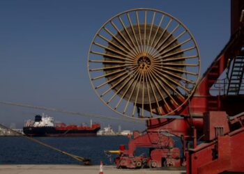 Нефть взлетела после остановки нефтепровода «Восток–Запад»
