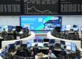 Акции и облигации выросли на фоне снижения нефти