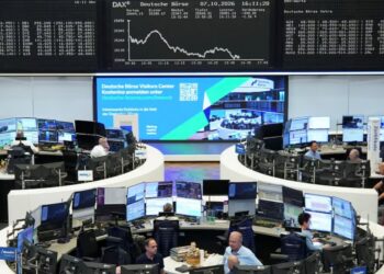 Акции и облигации выросли на фоне снижения нефти