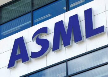 ASML повысила годовой прогноз на фоне спроса на ИИ