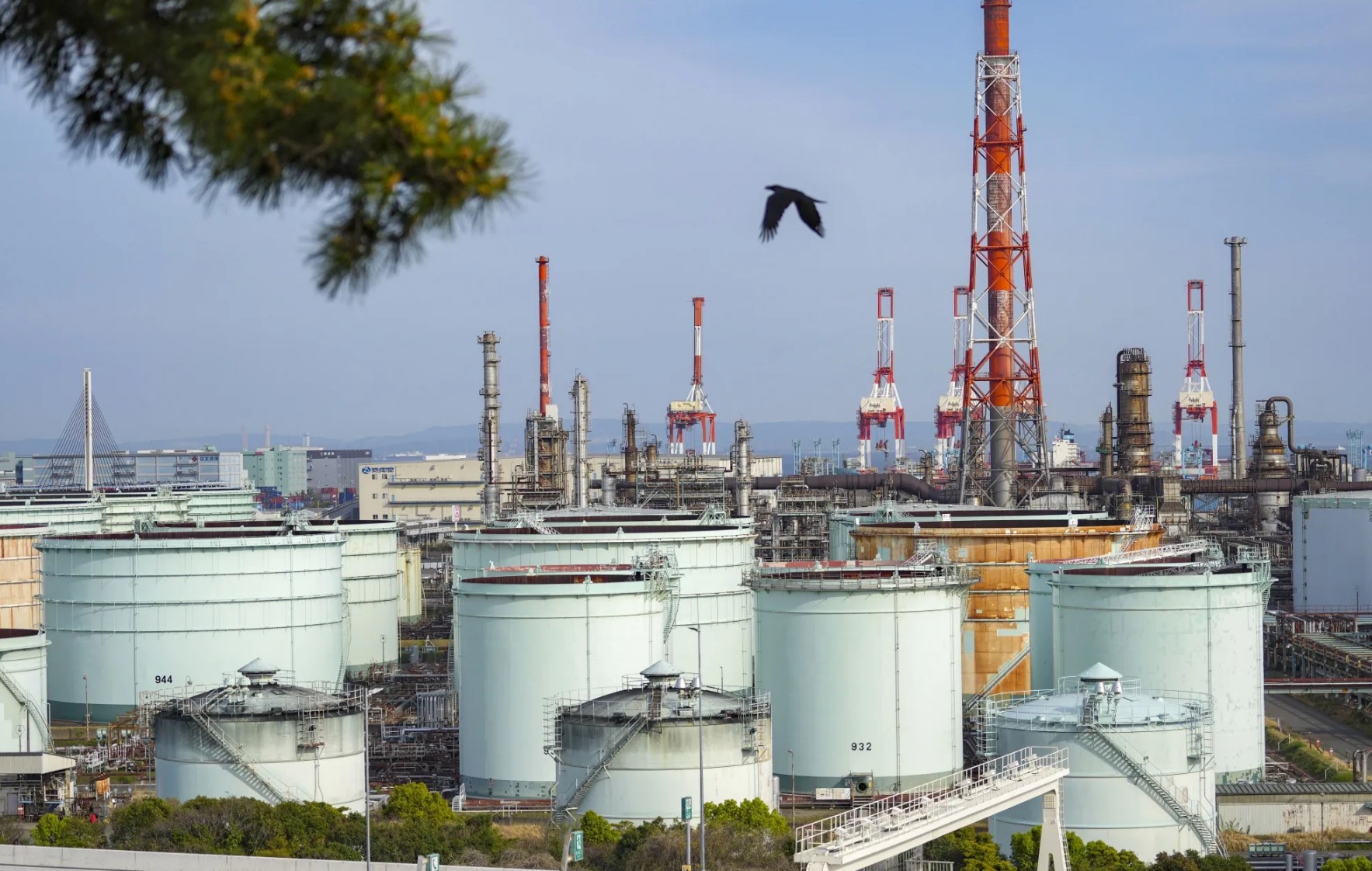 Саудовская Аравия ищет нефтехранилища за рубежом