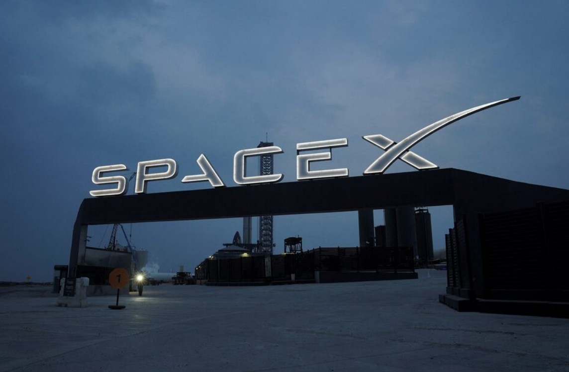 SpaceX получила одобрение США на спутниковую связь